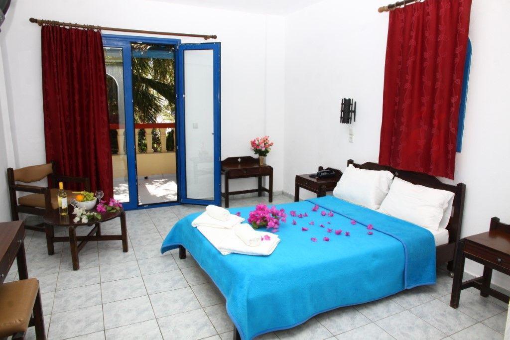 Palm Bay Hotel Sissi  Bagian luar foto